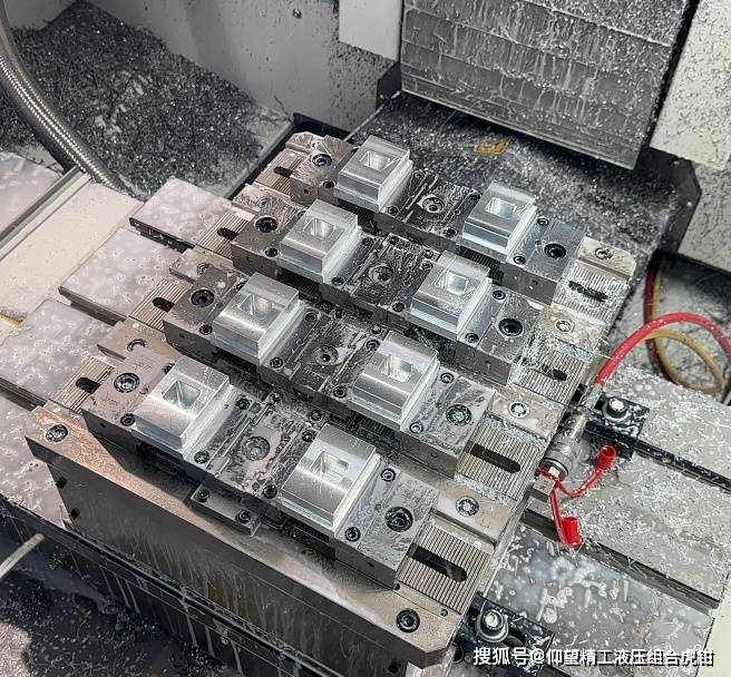 从单件到批量：多工位CNC夹具如何实现效率飞跃？_搜狐网