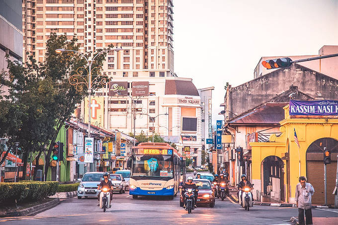 一个美食遍地的华人小城 -华闻时空