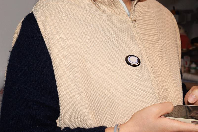 科技与舒适的完美融合 酷轻松石墨烯多功能发热披肩盖毯