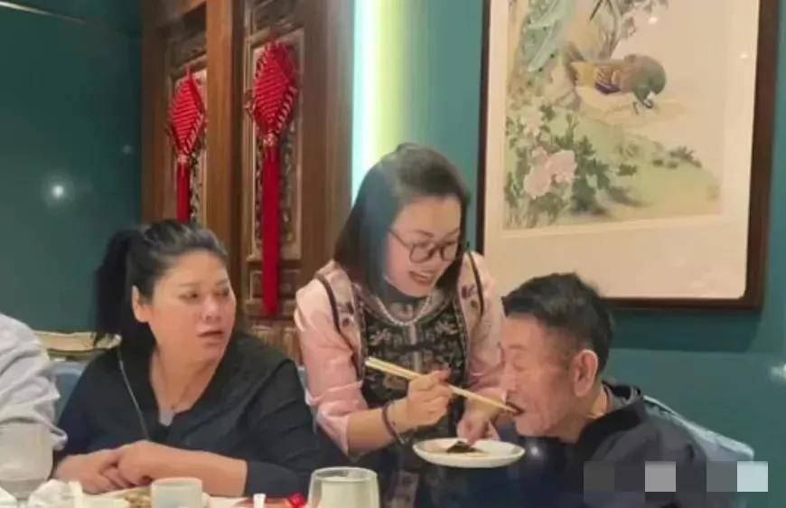 杨少华妻子图片