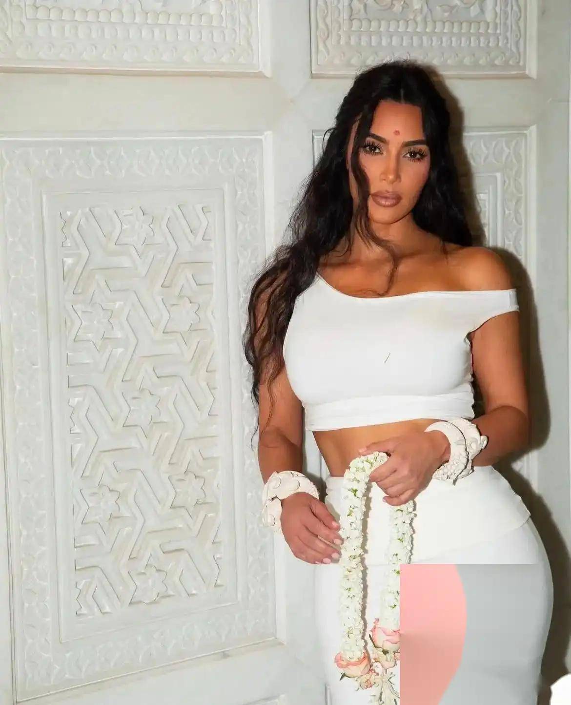 国际顶级名媛金卡戴珊完美身材