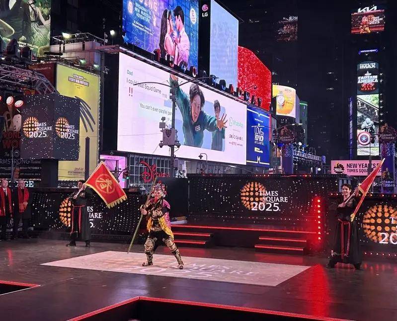 纽约时报广场跨年0点后的歌曲(2021美国纽约时代广场跨年演唱会)