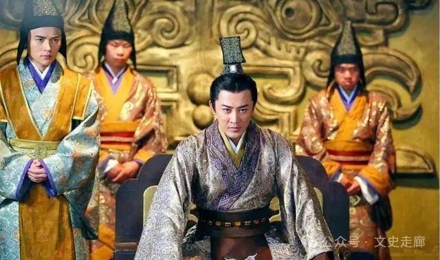 “皇上”与“陛下”有何不同?为什么不叫“陛上”而是“陛下”呢?_皇帝_称呼_台阶