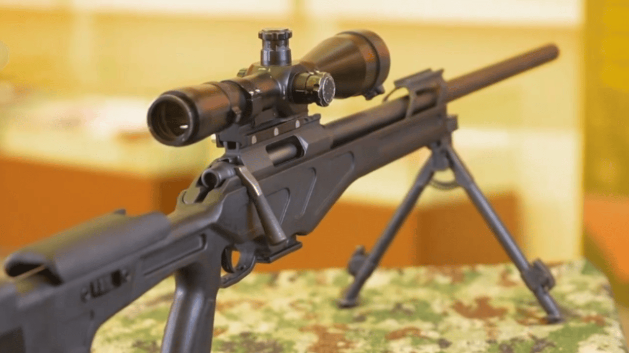 军武回顾58毫米口径栓动结构qbu141狙击步枪能在中远距离实现高精度