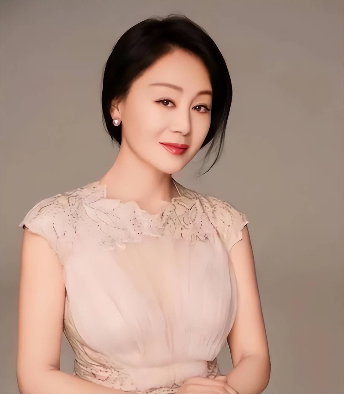 没有想到为自闭症儿子付出一生的王姬,如今女儿也重蹈了她的覆辙