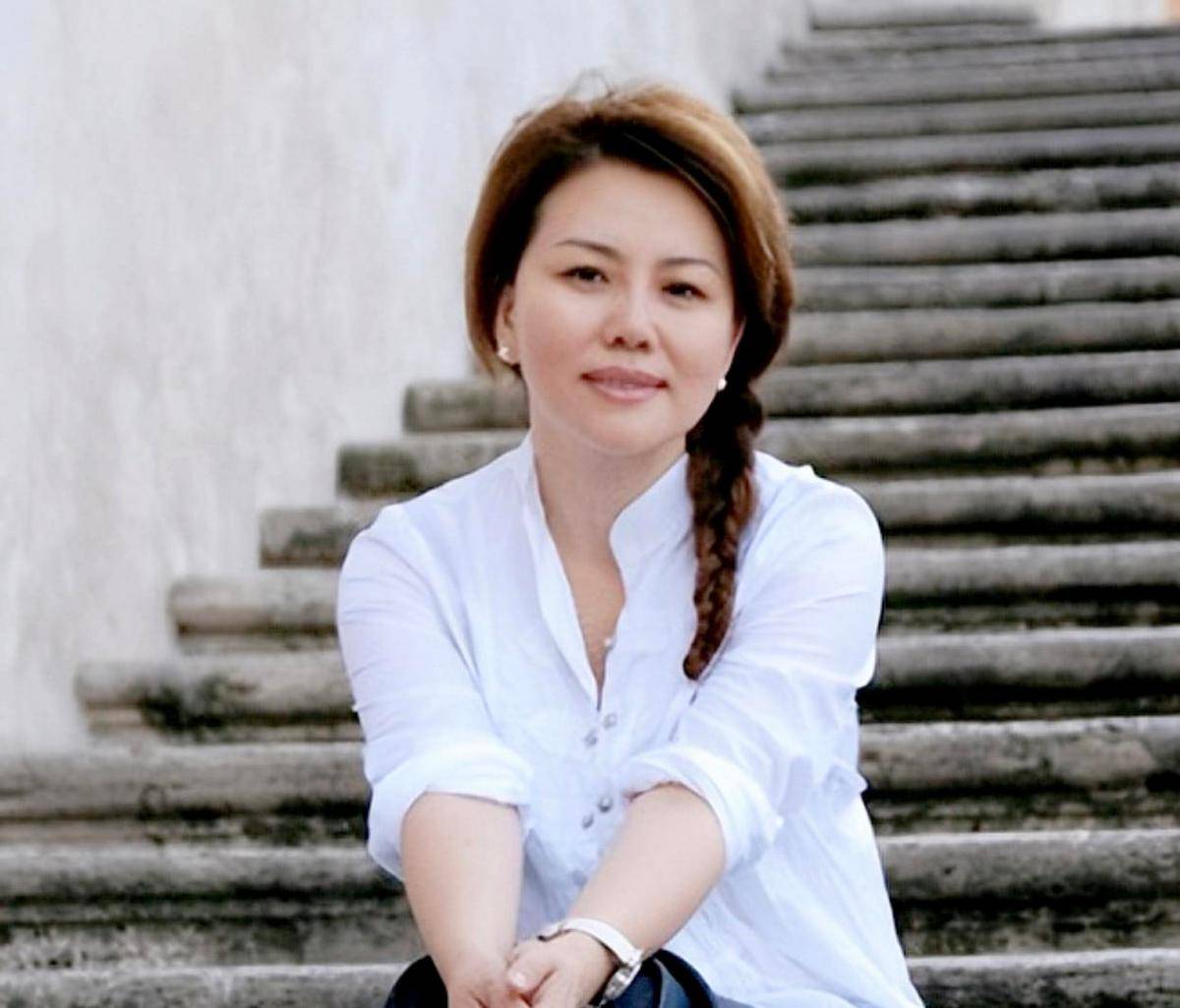 主持人方静:44岁因病去世,一生未婚无子女,至今令人意难平