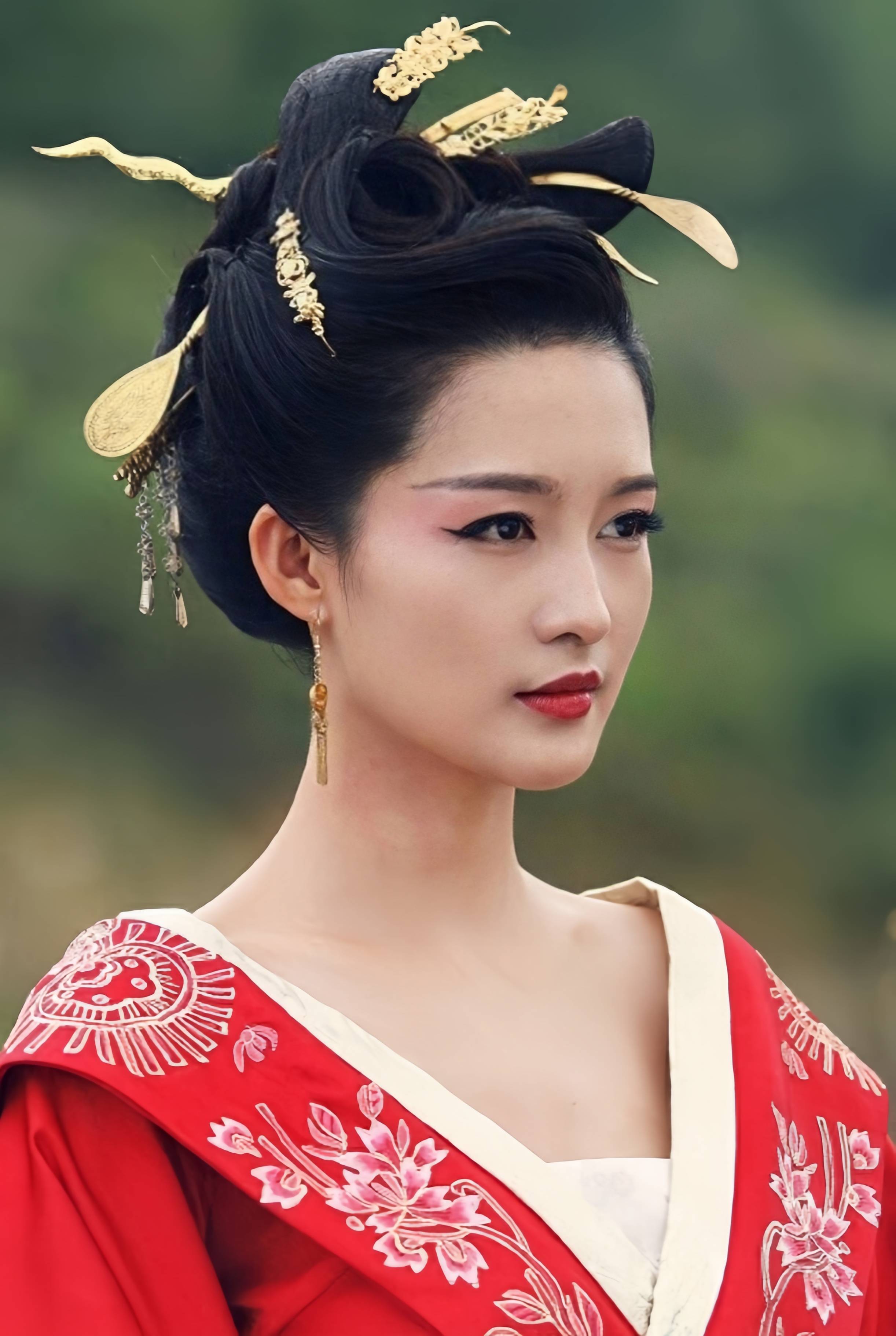 李沁微博之夜愤然离席座位安排引争议未来之路该如何走