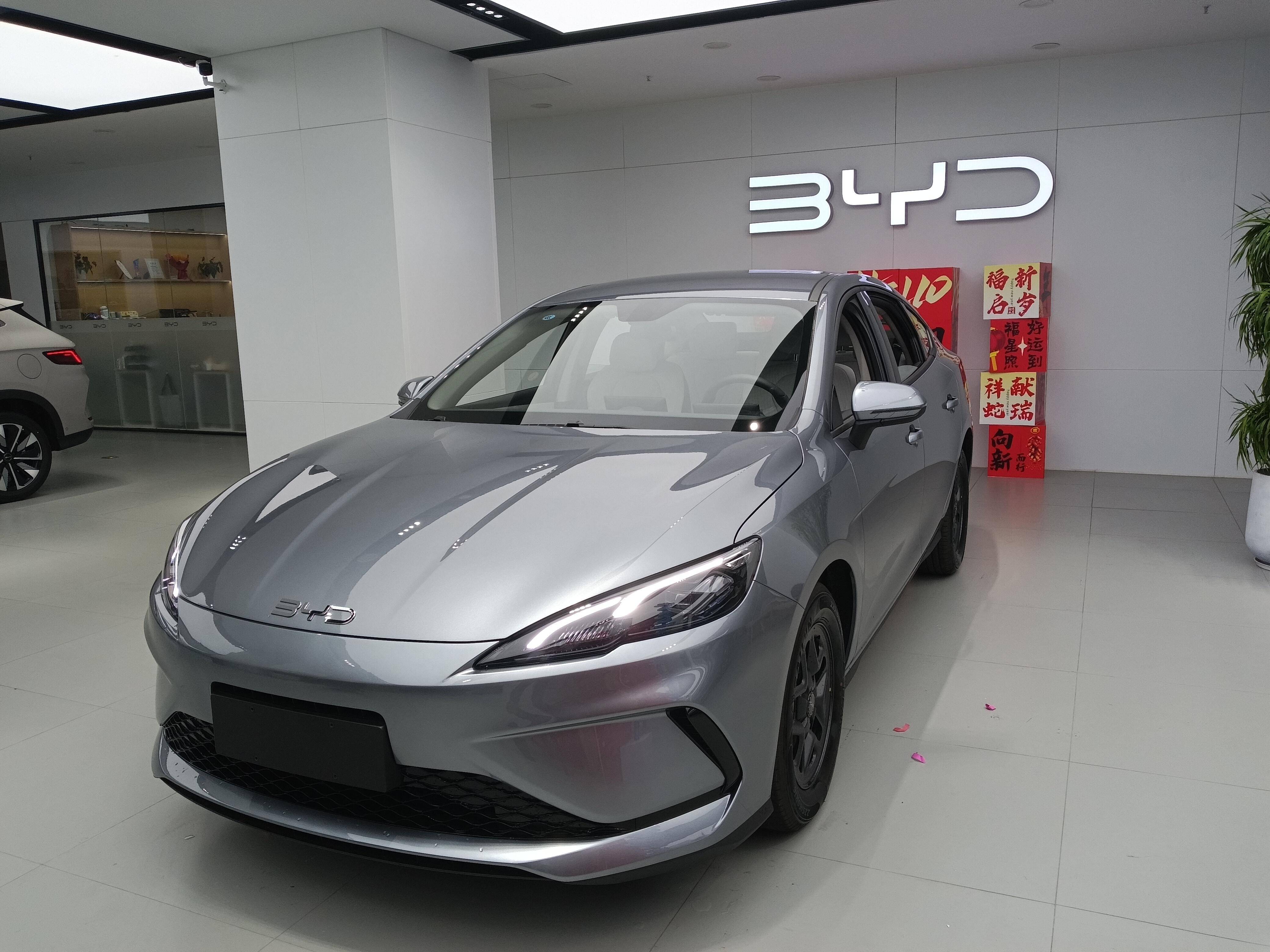 i实车到店,长近4米8 第五代dm,续航超2000km