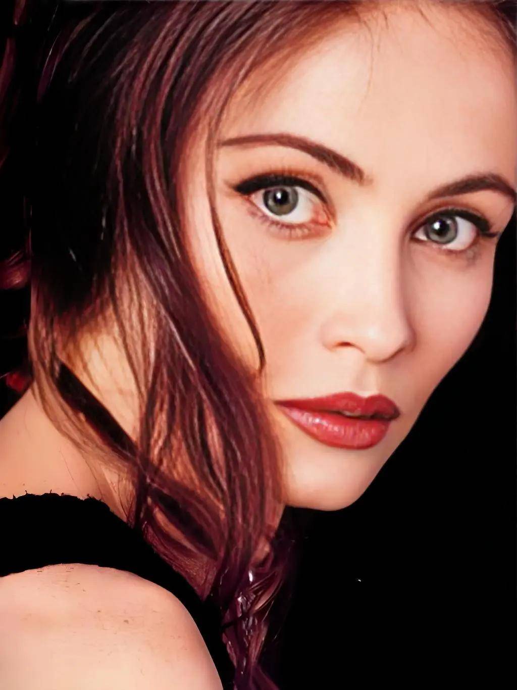 法国女明星艾曼纽·贝阿,美得像"天使"