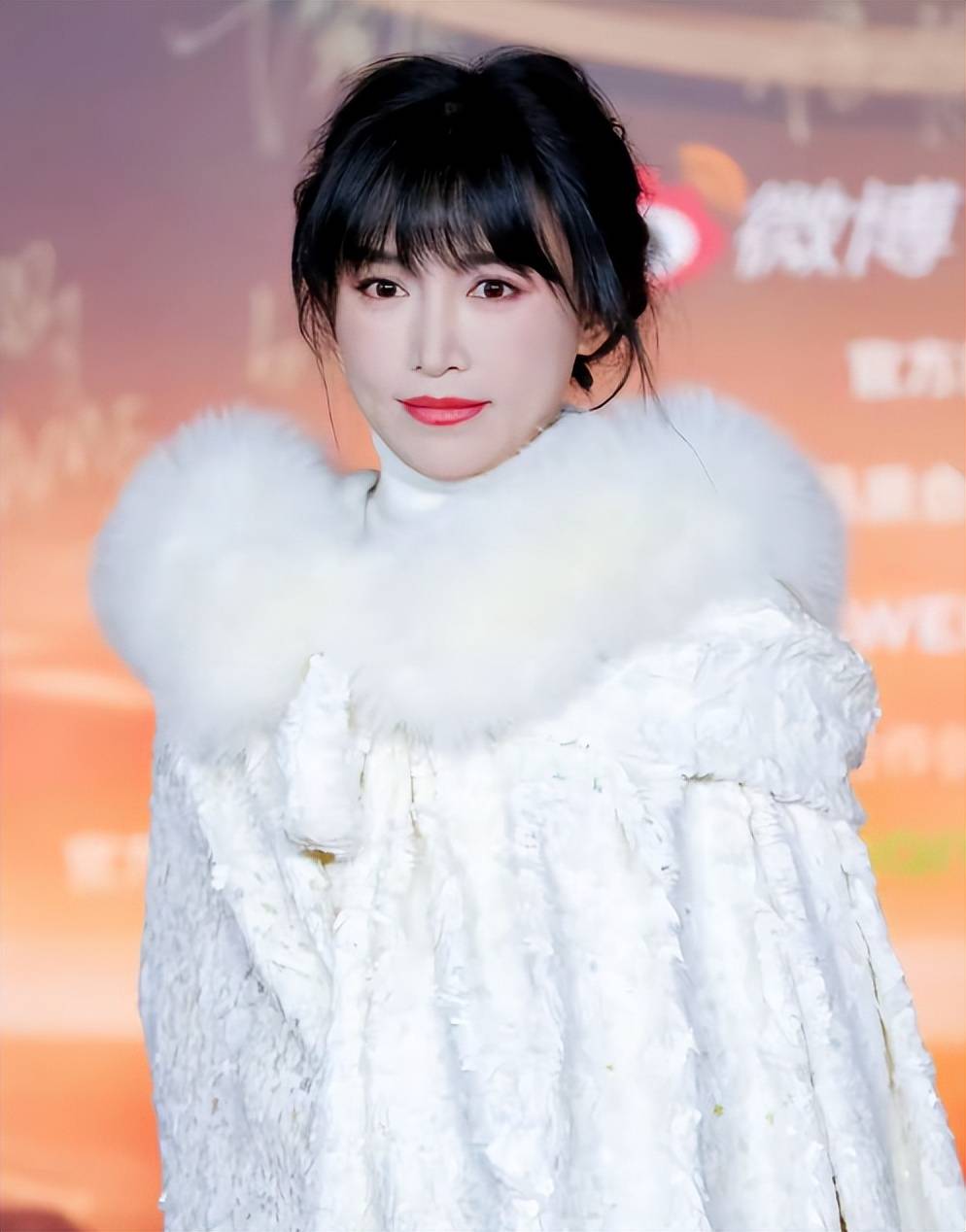 李子柒为什么不被资本喜欢?看看她在微博之夜的发言,就全明白了