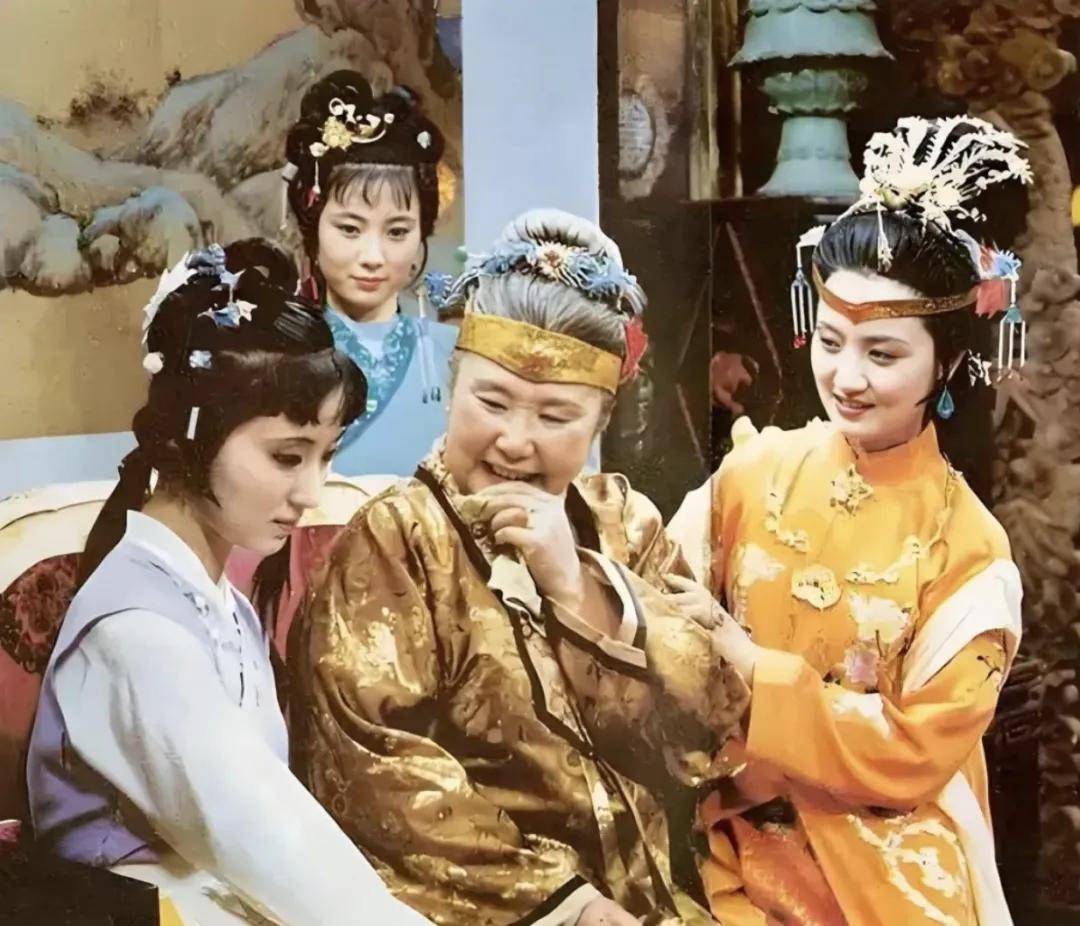 王扶林凭《红楼梦》成名,妻子早逝后独守36年,现93岁的他怎样了_王芝芙_经典_支持