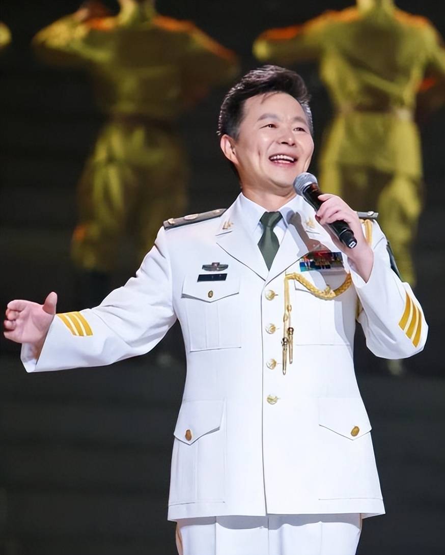 歌唱家王宏伟:60后娶80后才女,婚姻里欣慰,妻子和妈妈情同母女