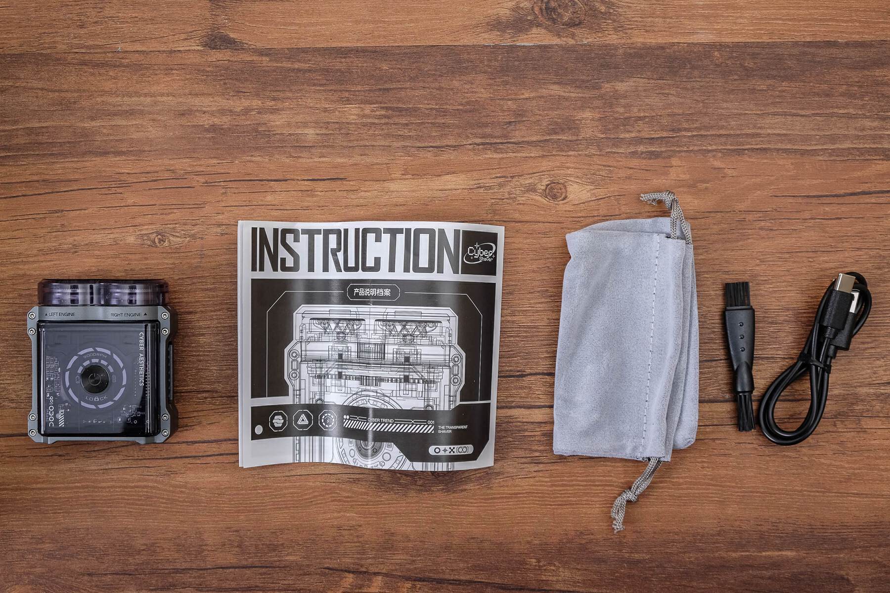 DOCO电动剃须刀体验：未来感透明机身，剃须也能成为潮酷仪式感