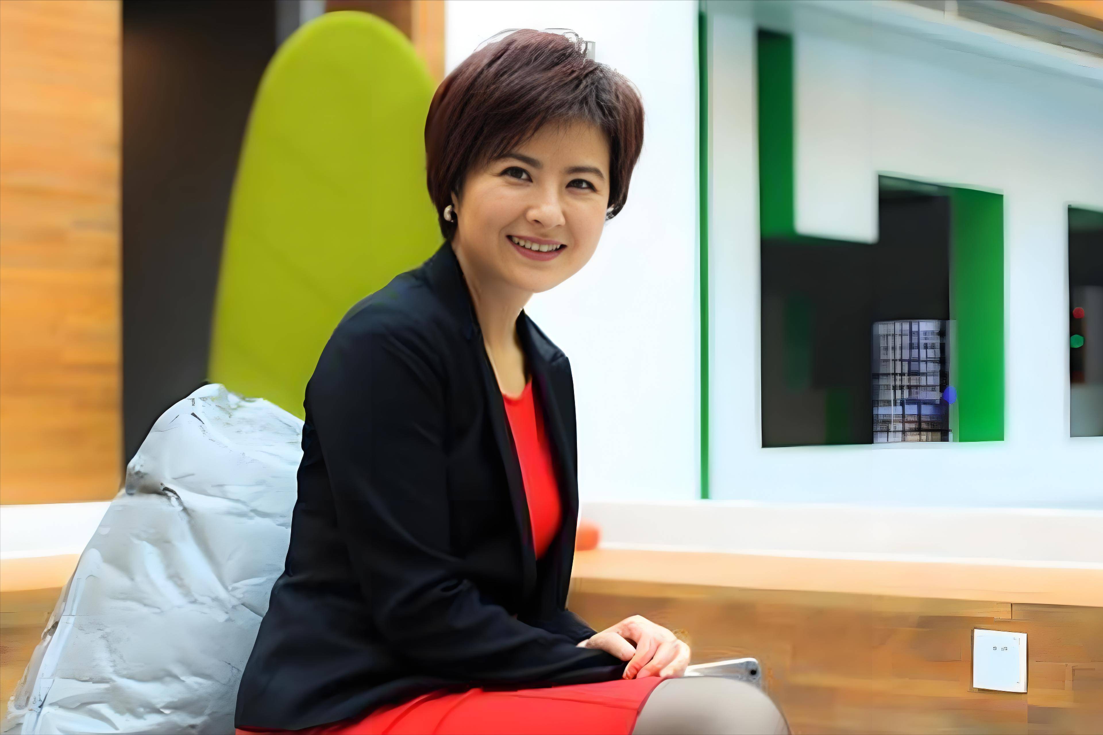 靠《再见爱人》走红!张泉灵的婚姻太狗血,丈夫:女强人不需要哄