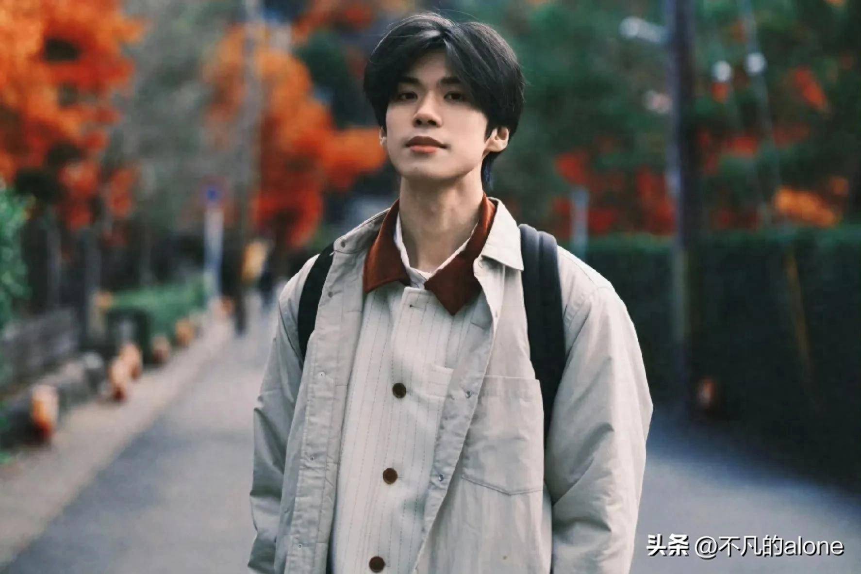 offer2实习生李晋晔,全网粉丝超300万,录综艺13档,接广告2个