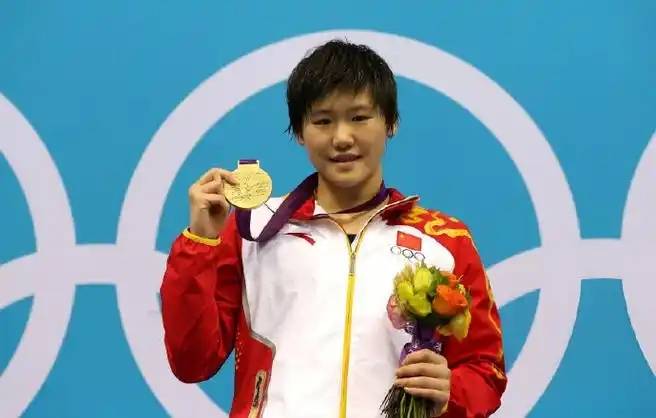 奥运冠军叶诗文,16岁大满贯,如今清华毕业,29岁越来越美