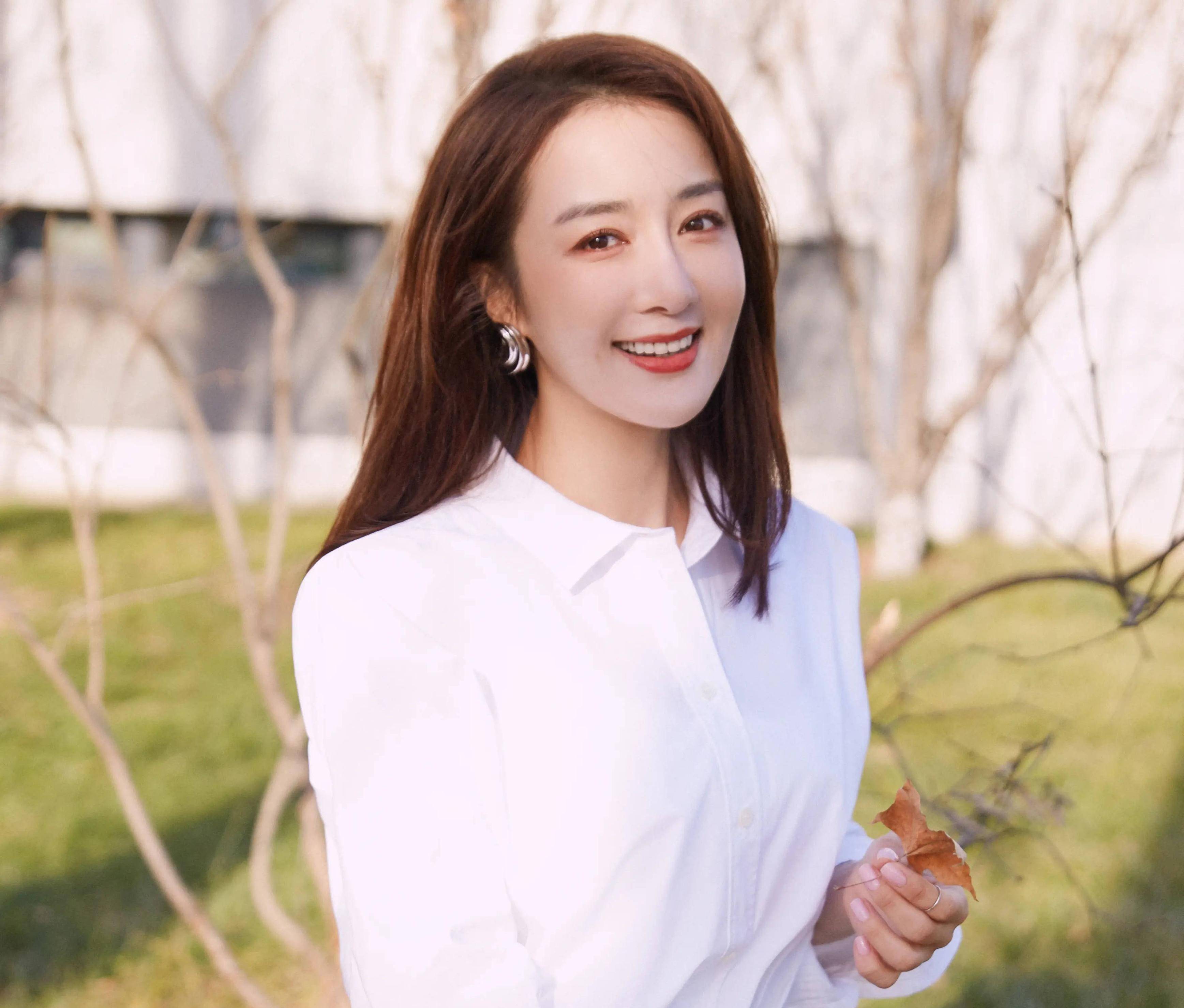 低调结婚?李依晓和摄影师罗攀的爱情故事!