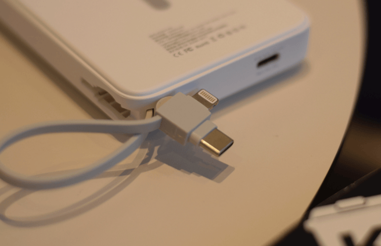 苹果磁吸充电宝哪个牌子好？2025年苹果磁吸充电宝大总结