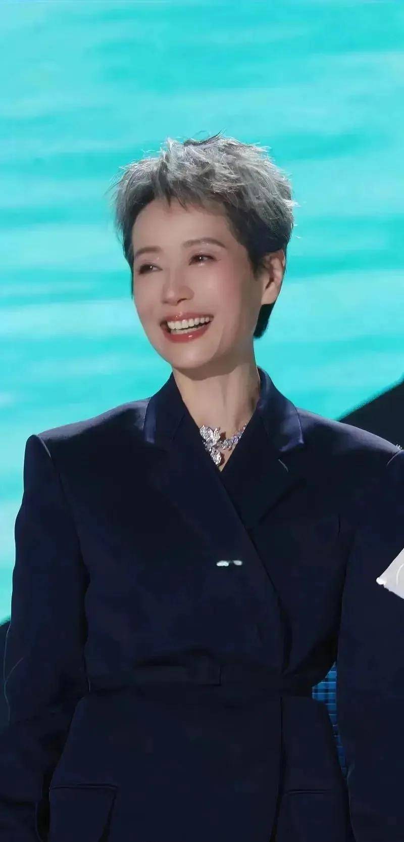 开8度不离婚,如今再看她,才明白她跟徐帆是一类人_陈国熹_赵雅芝_婚姻