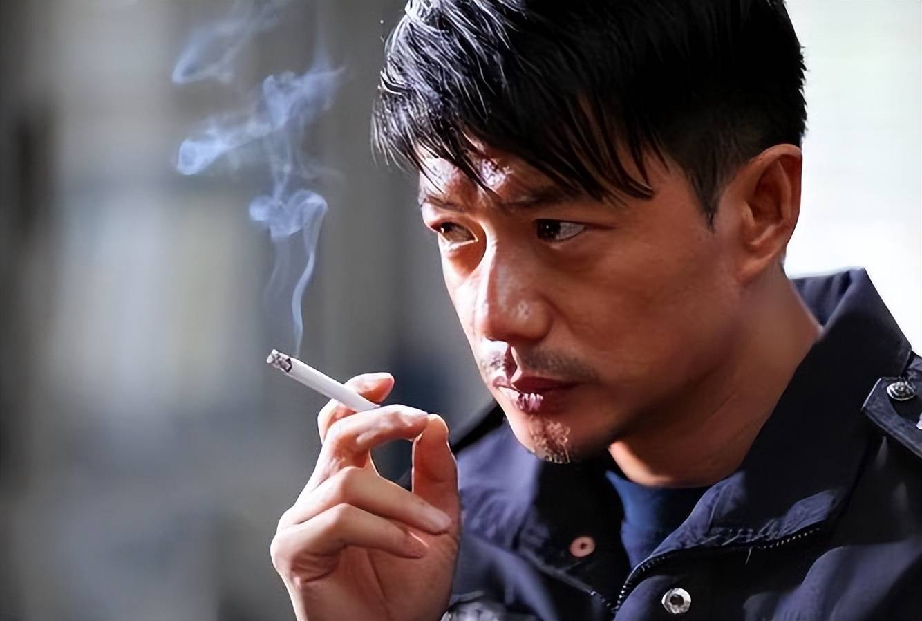 段奕宏:追了9年才娶妻,因妻子怕疼做12年丁克,余生只想宠着她