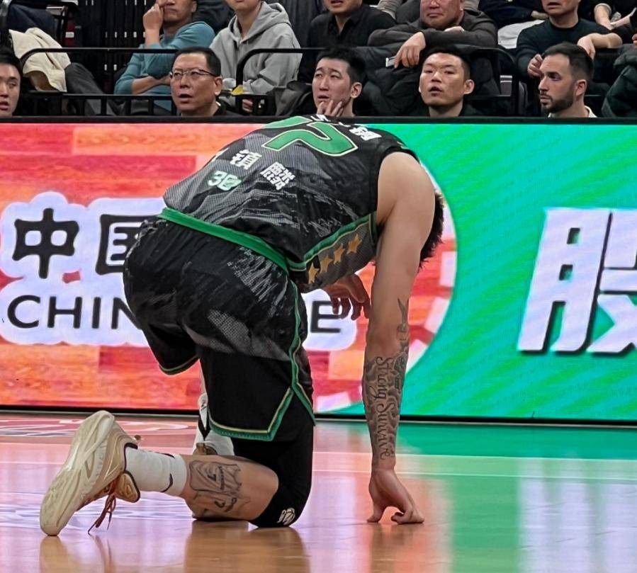 CBA最新消息！崔晓龙成为全明星，张镇麟落选，浙江引进新外援