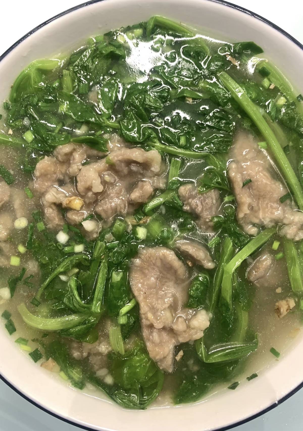 鲜掉眉毛这碗豌豆尖滑肉汤我能炫三碗