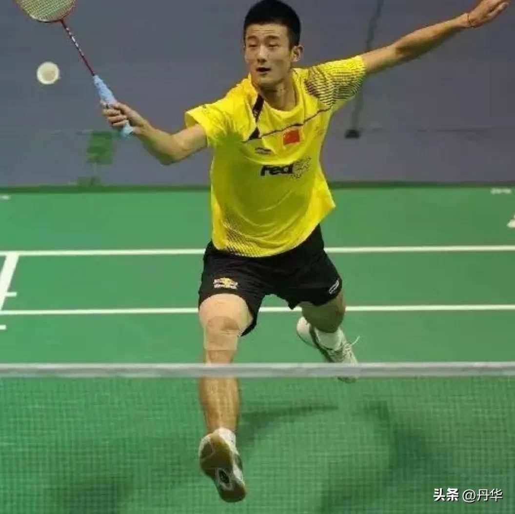 快来看看羽毛球正手扑球该怎么做?