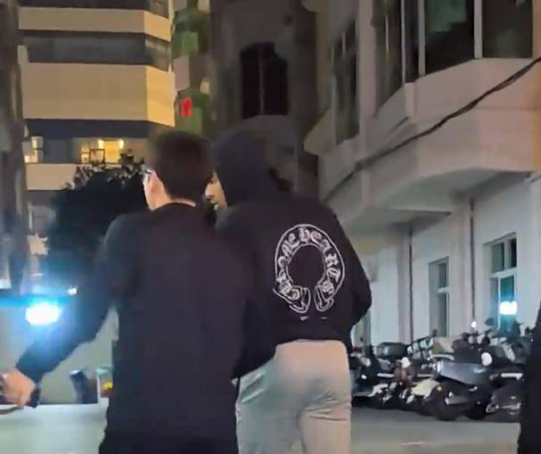到队！广东队新外援抵达宿舍 杜锋等来完整阵容