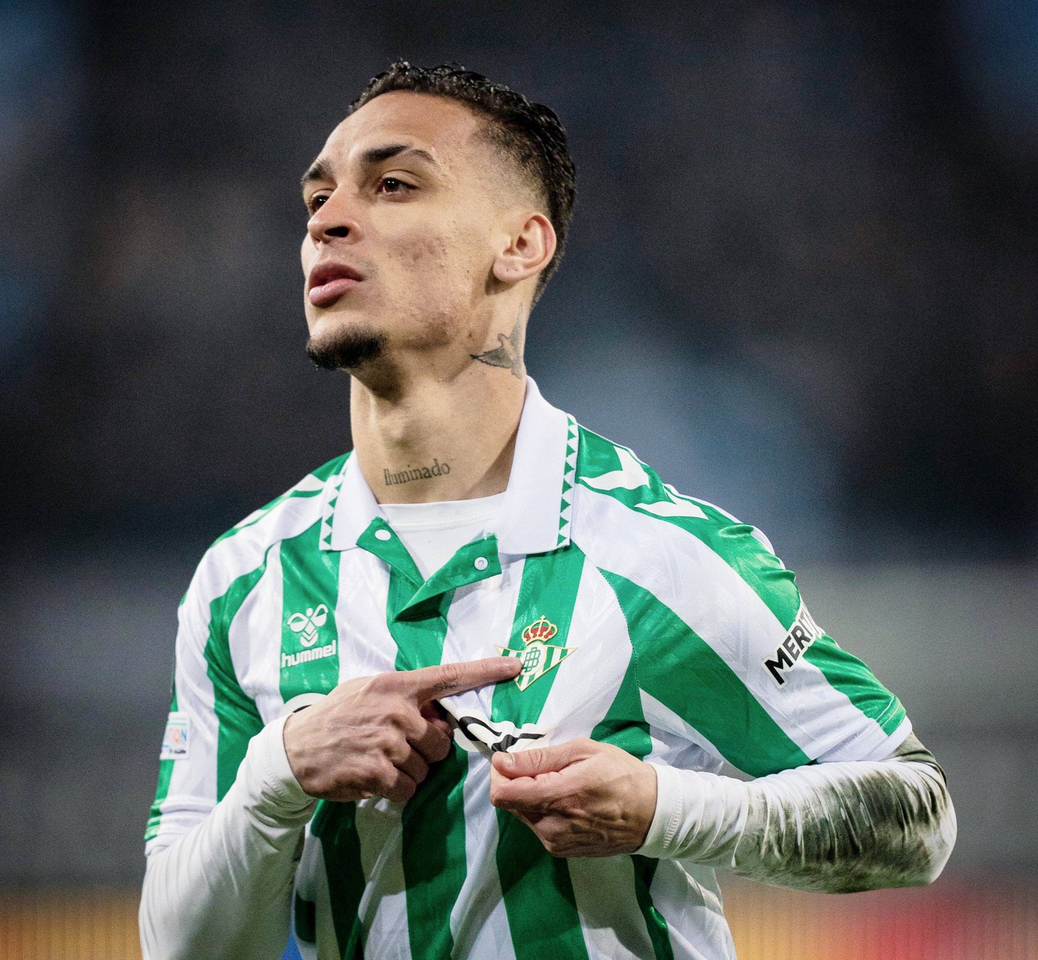 曼联或可召回安东尼解决伤病危机!圆规示好阿莫林,今夏欲回归正名