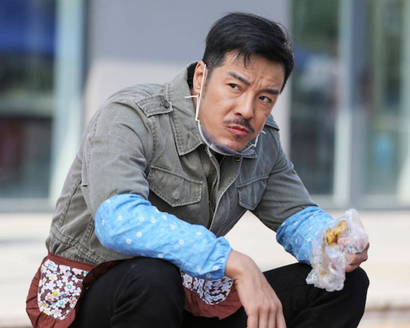 海一天:43岁因"许大茂"一夜成名,二婚娶小12岁单亲