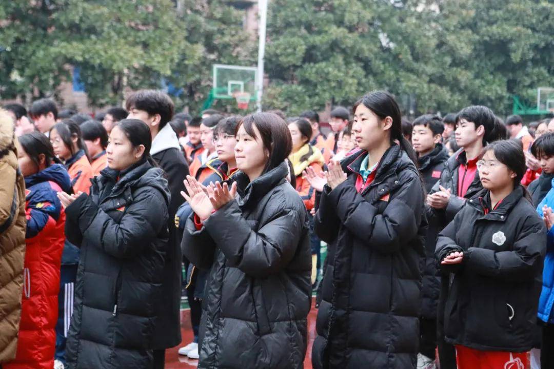 点燃奋斗之火,开启职教新征程