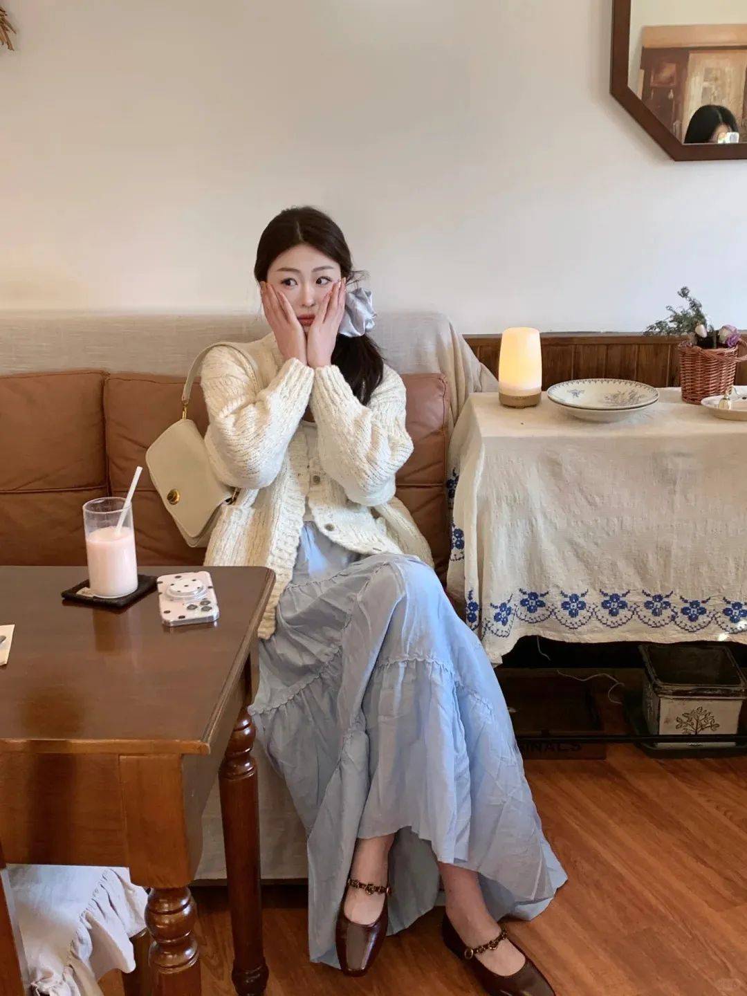 春天"奶奶衫"这样穿,不显老还有高级感,时髦洋气!