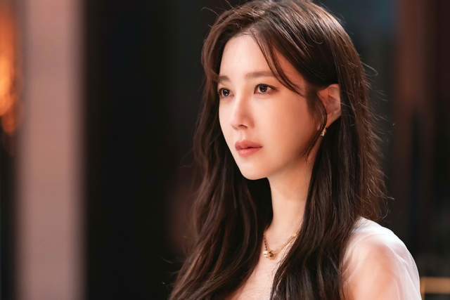 韩星李智雅家族发生350亿韩元继承战本人发声毫不知情与父母早已断联