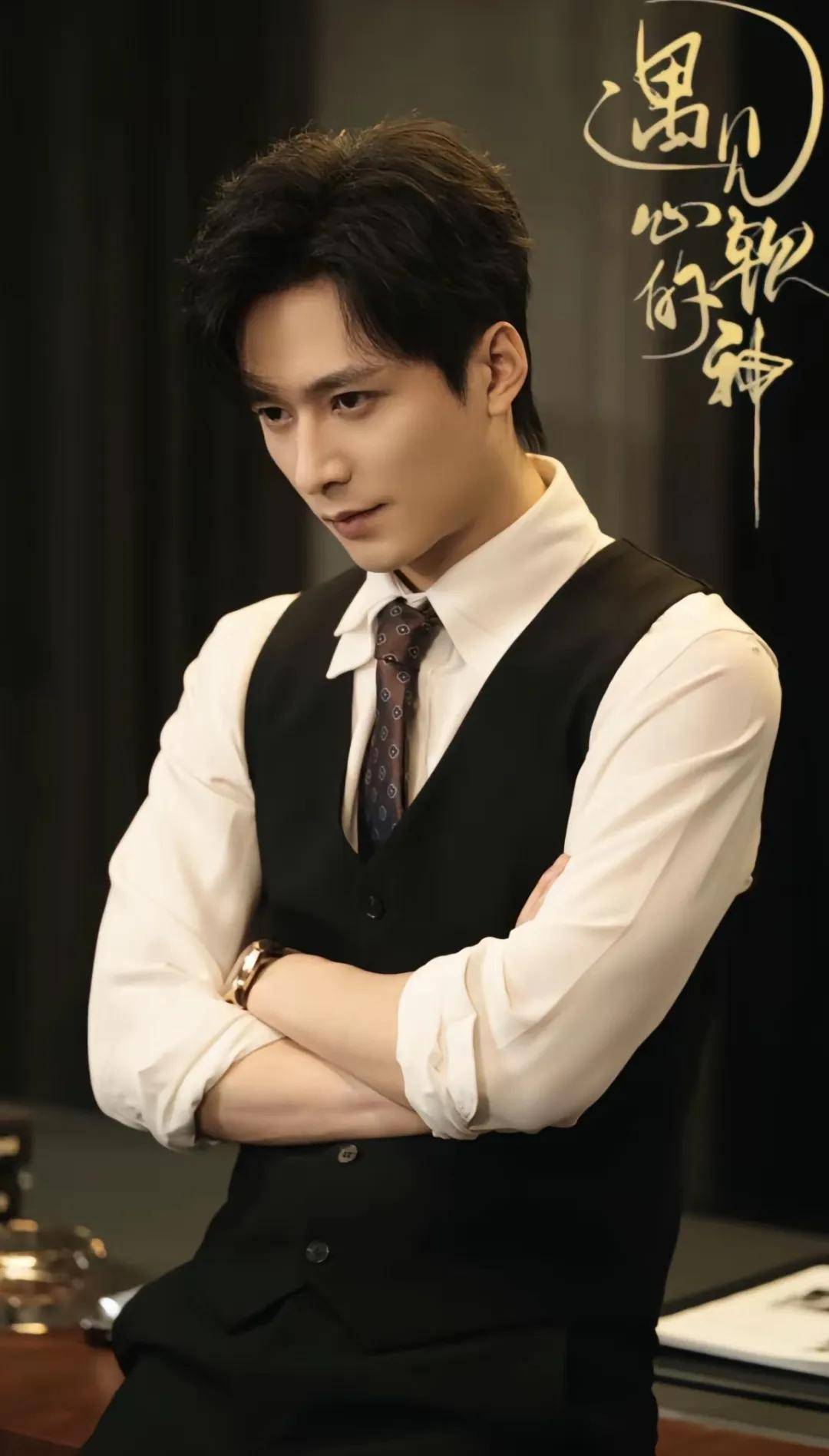 剧情介绍:该剧讲述了文学系美人江挽声