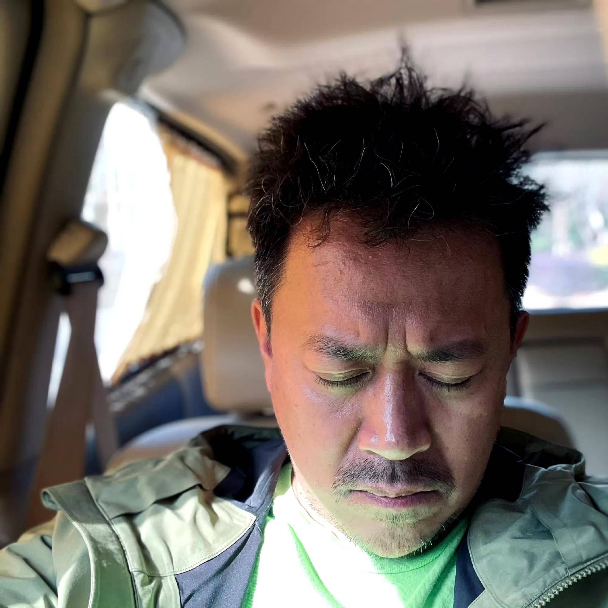 吸毒被抓的王学兵10年后,满脸胡须,面容憔悴,参与多部作品复出