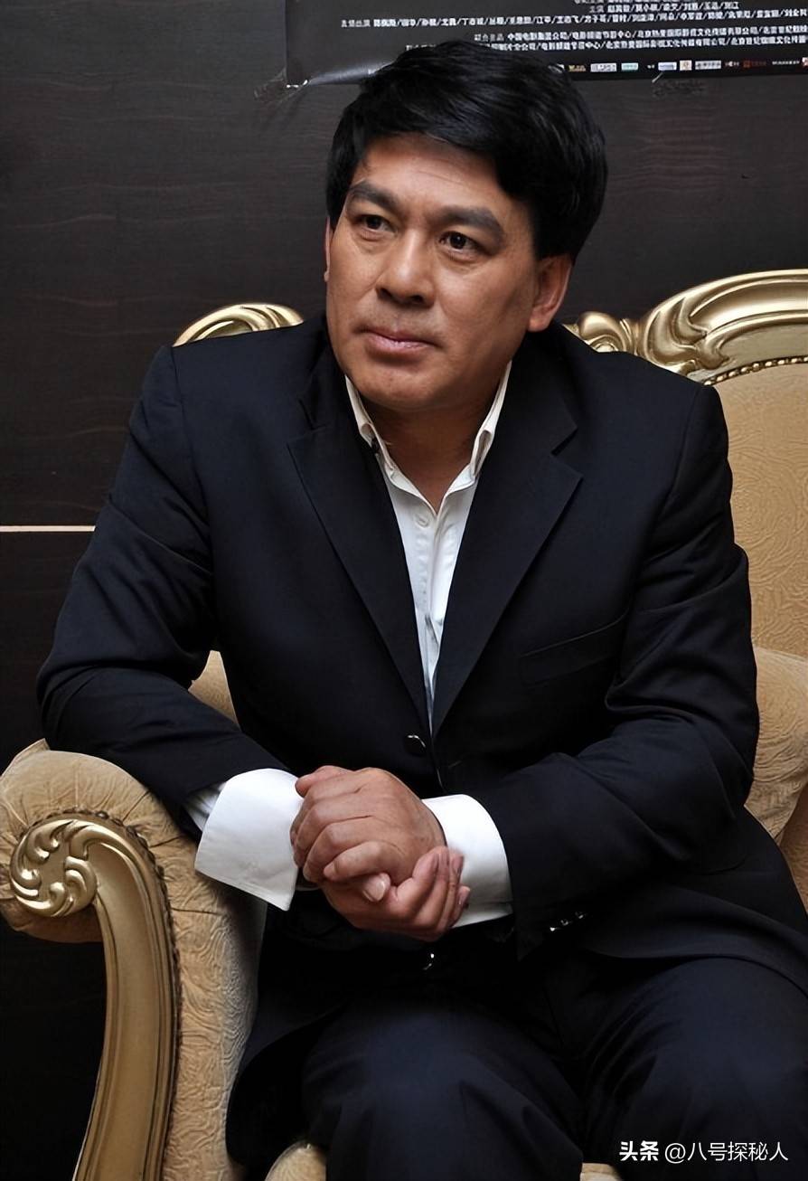 朱时茂为什么歪脖子