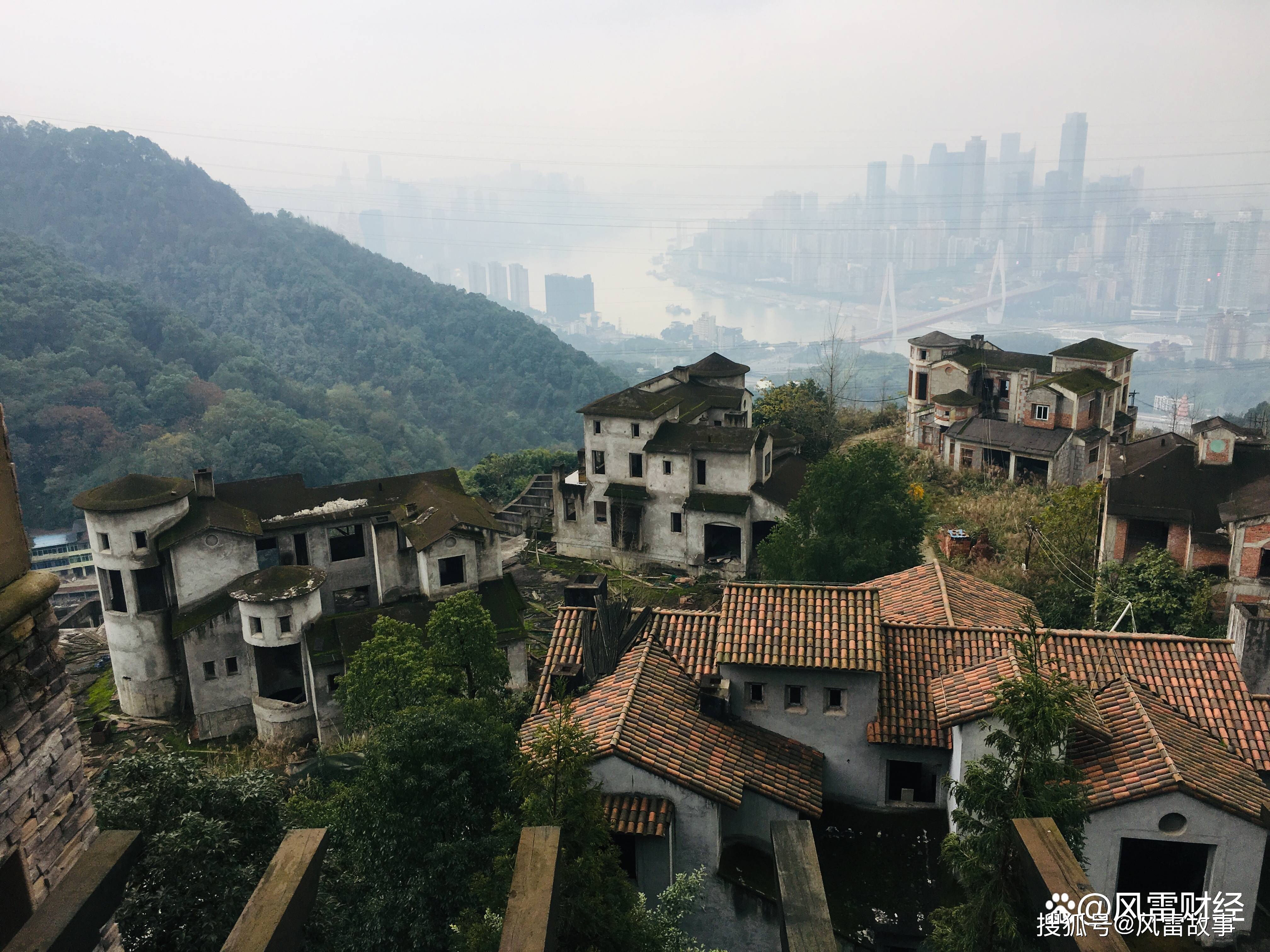 重庆绝版别墅烂尾记:新华信托非法处置信托财产,10年诉讼缠斗,1