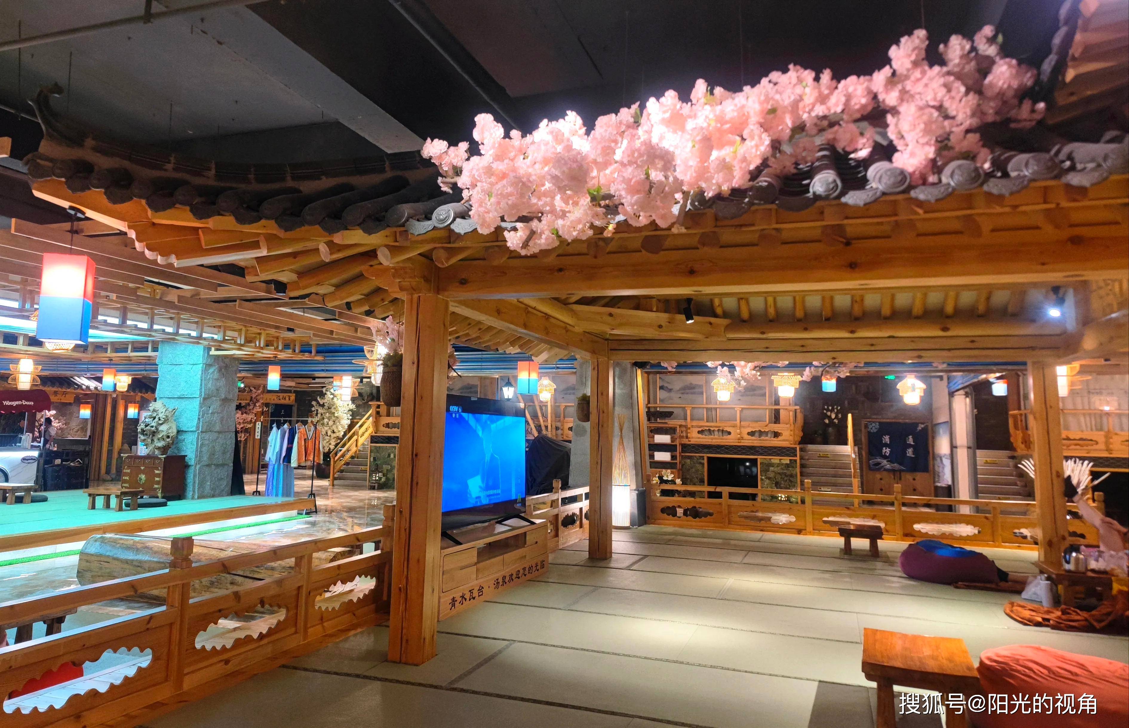 沉浸式体验,到一家"瓦台"洗浴所感受的服务消费趋向