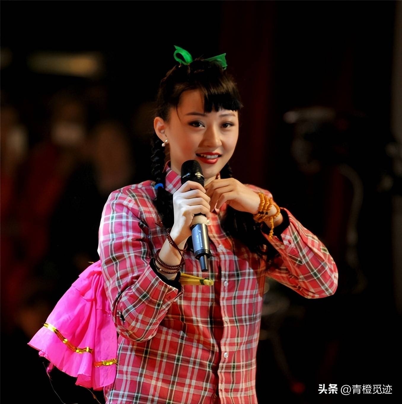 蒋依杉离婚后首秀戏里土丑村姑现实美到认不出婚姻现状曝光