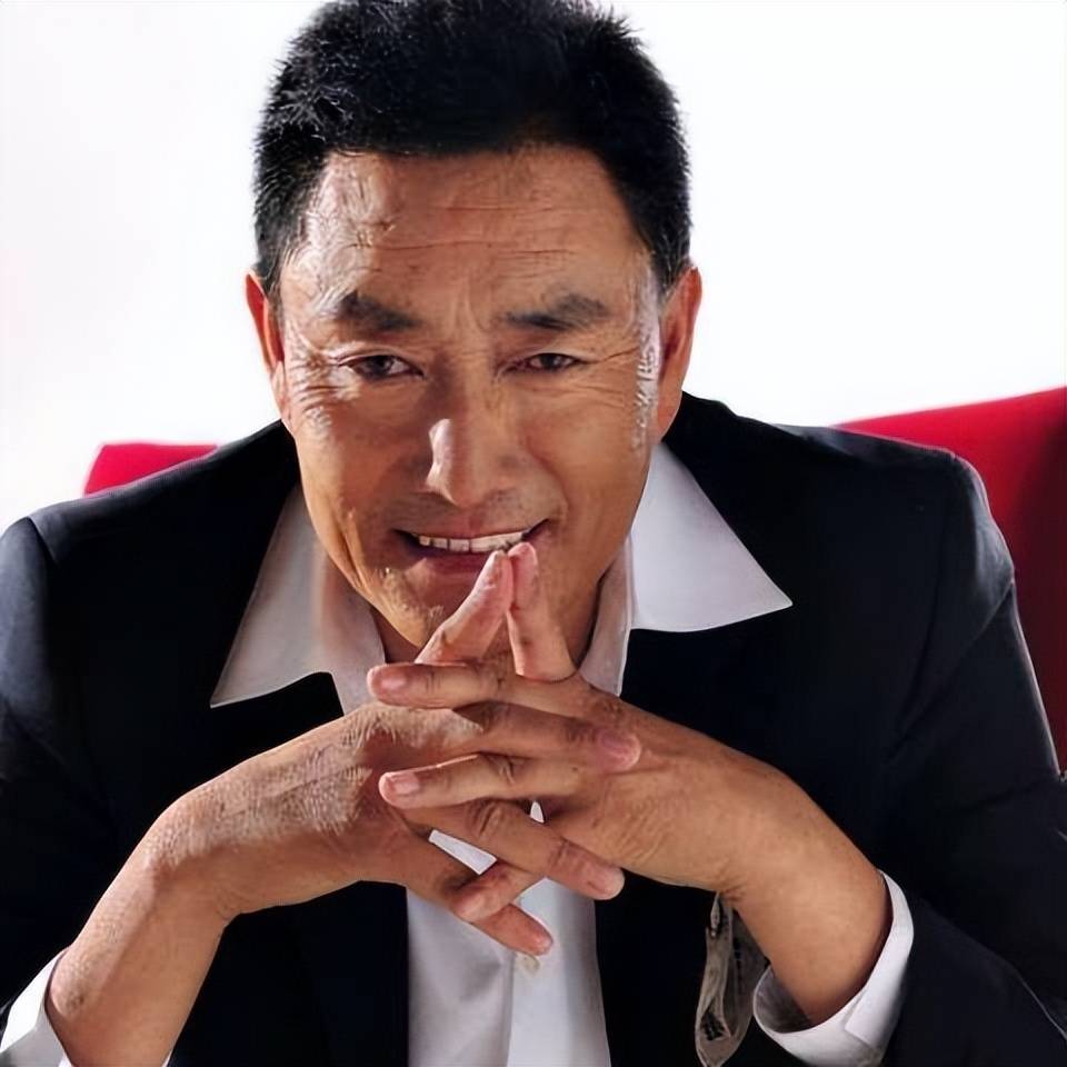 藏族演员多布杰:出道34年不开豪车不用助理,老戏骨坚守和幸福