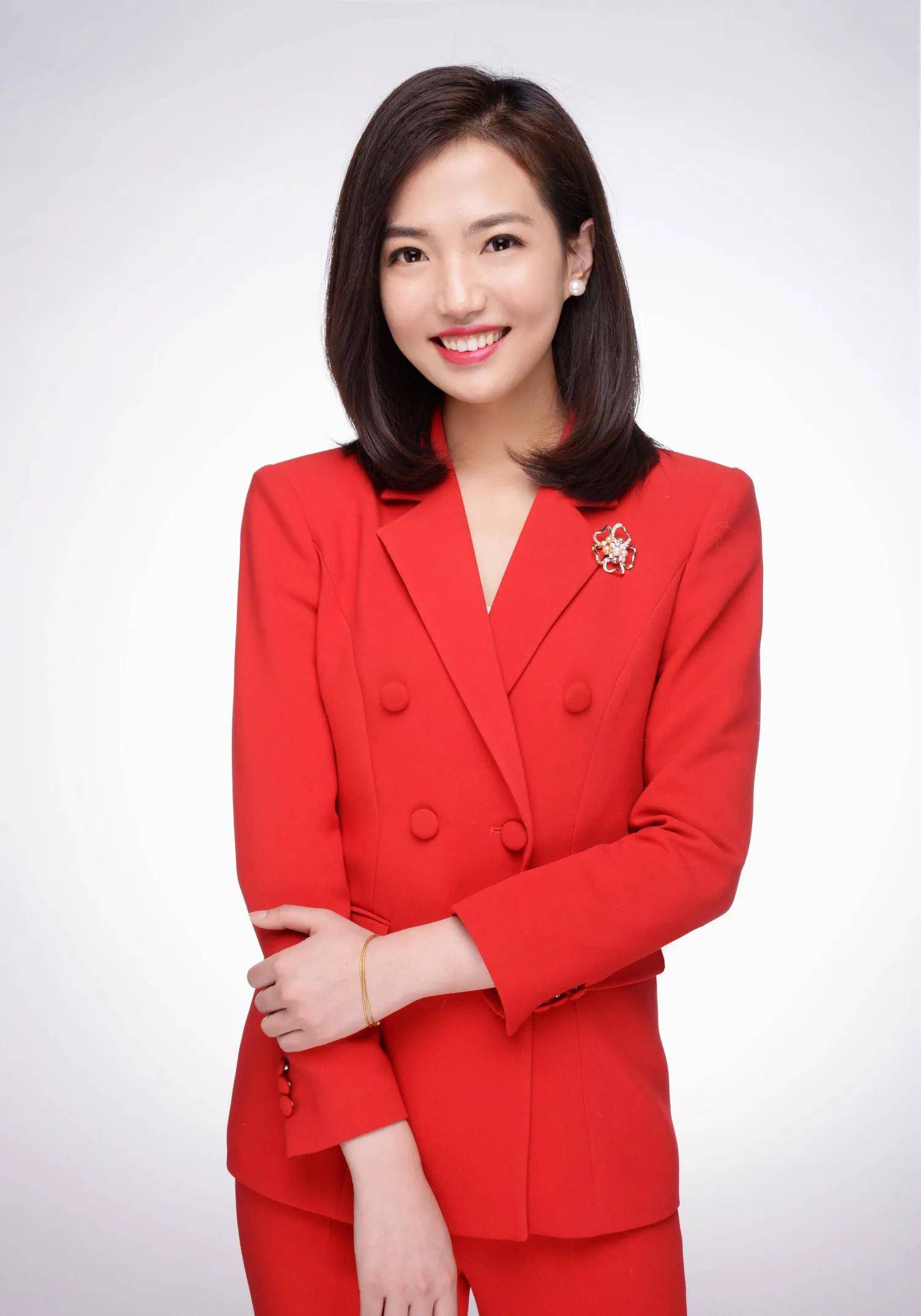 山东电视台20位美女主持人照片个个端庄大气,深受观众喜爱已完成