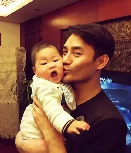王凯38岁喜迎龙凤胎,晋升"超级奶爸"笑翻全网
