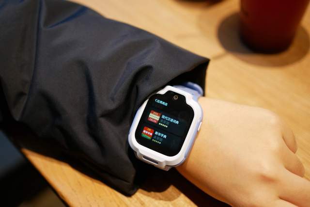 REDMI儿童手表评测：可戴可挂，微信护城河，守护孩子成长每一步