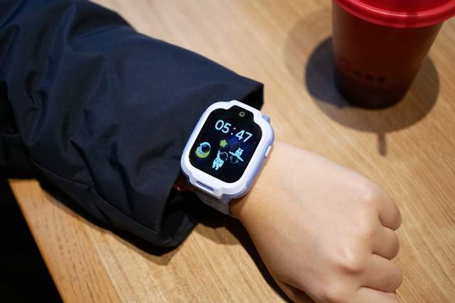 REDMI儿童手表评测：可戴可挂，微信护城河，守护孩子成长每一步