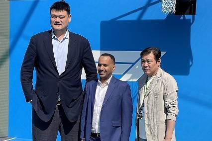 姚明：F1是勇敢者的较量 建议范志毅观赛不要戴耳塞