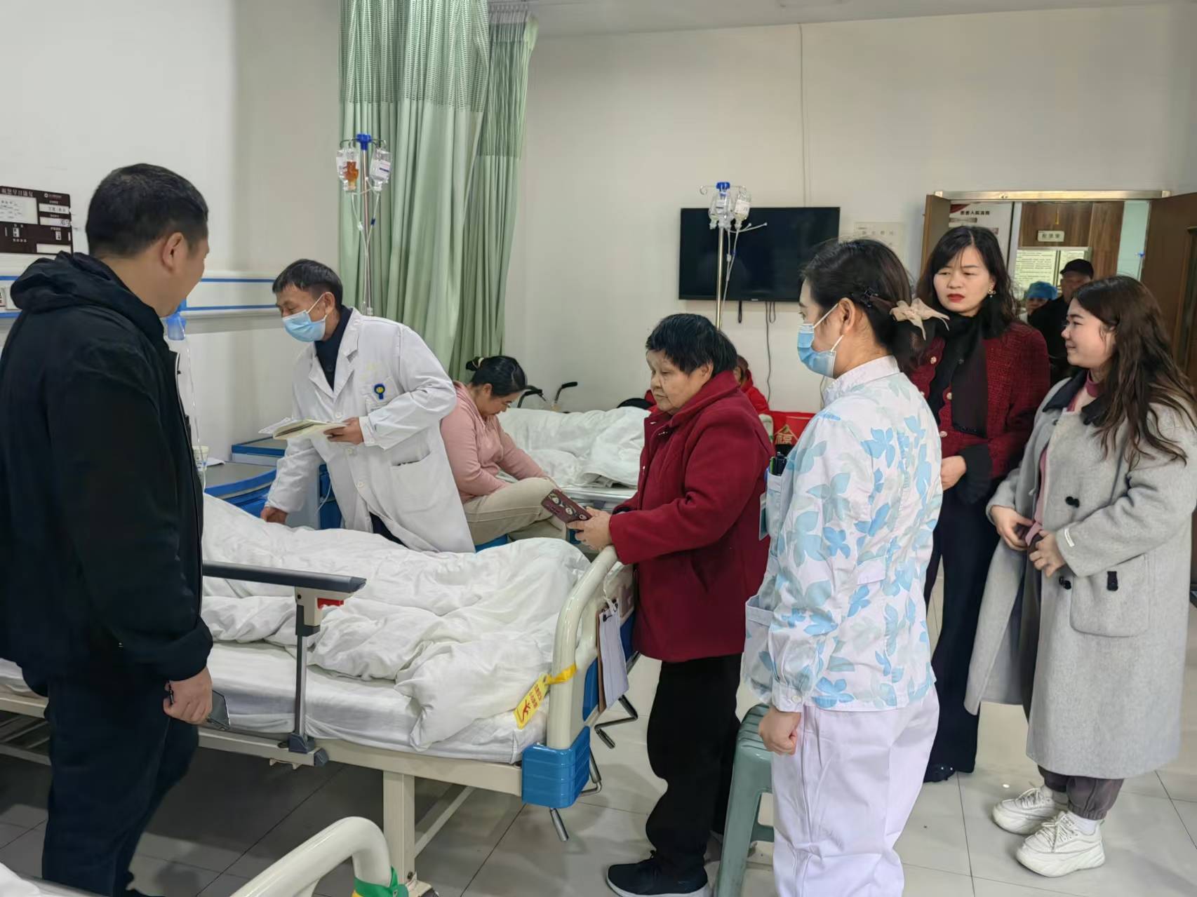 院领导深入一线开展行政查房,全面提升医疗服务质量!