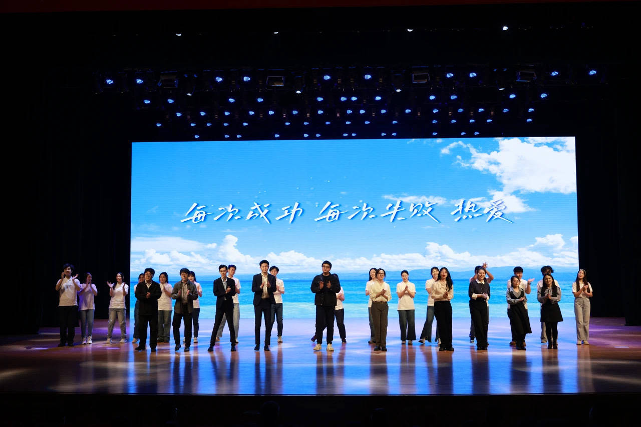 黑龙江举办高校辅导员风采活动，彰显新时代育人力量，2024“龙江最美高校辅导员”活动：表彰先进，共话思政育人新征程