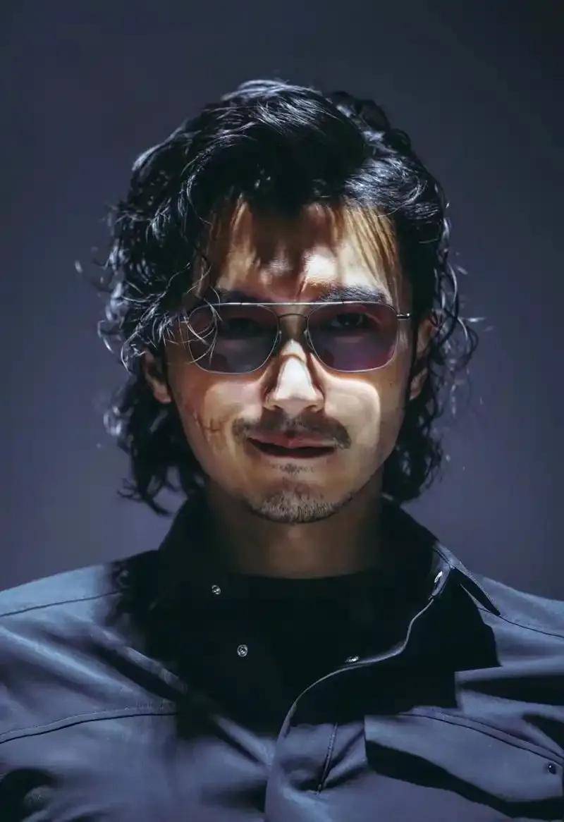 天王刘德华自愧不如,谢霆锋为《怒火蔓延》练出8块腹肌,拼劲十足!