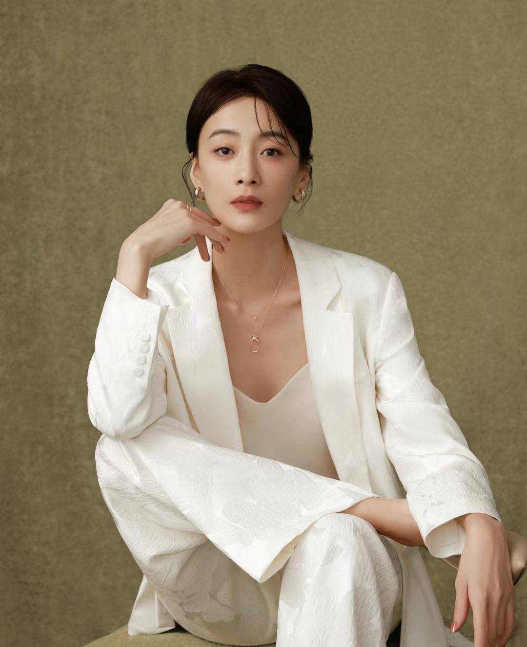 徐梵溪:无婚无孩,低调成全,男友5亿娶李小冉_徐佳宁_赵宝刚_生活