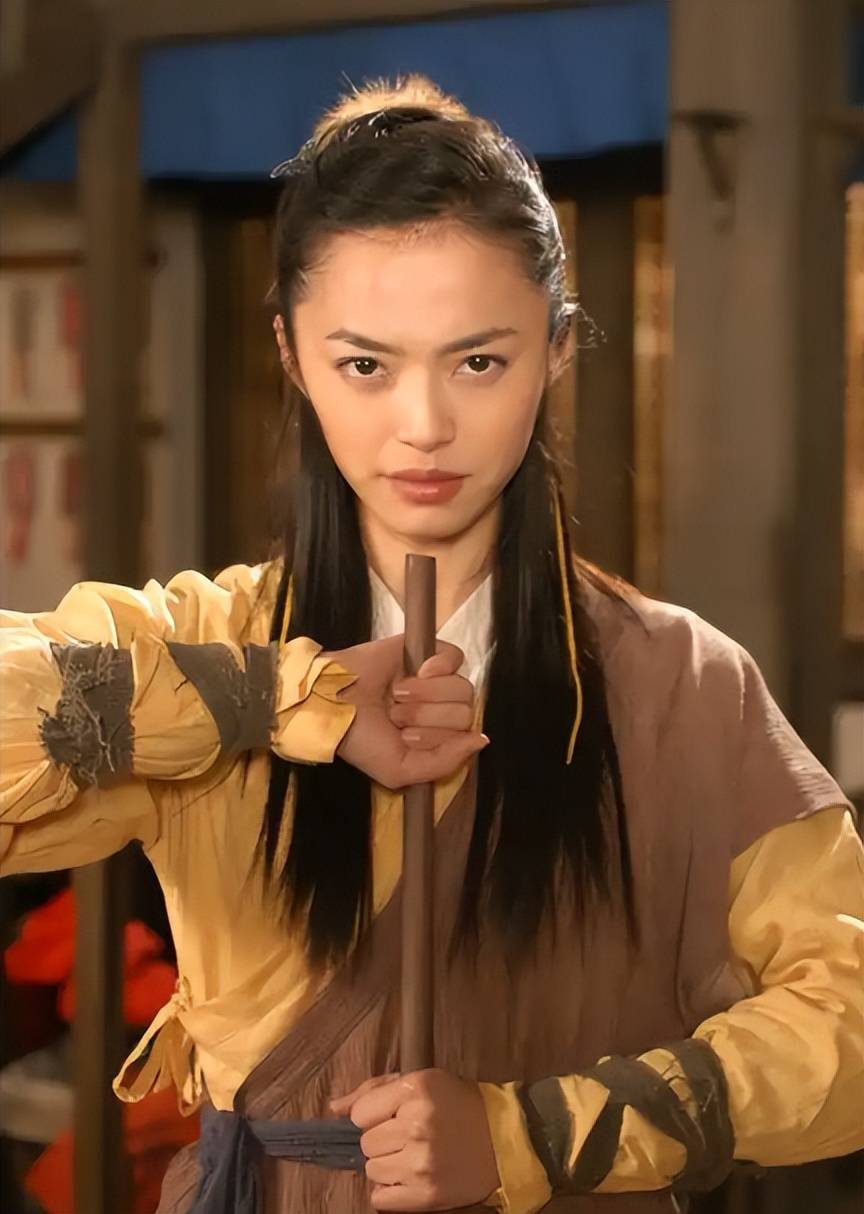 周冬雨_姚晨_身材